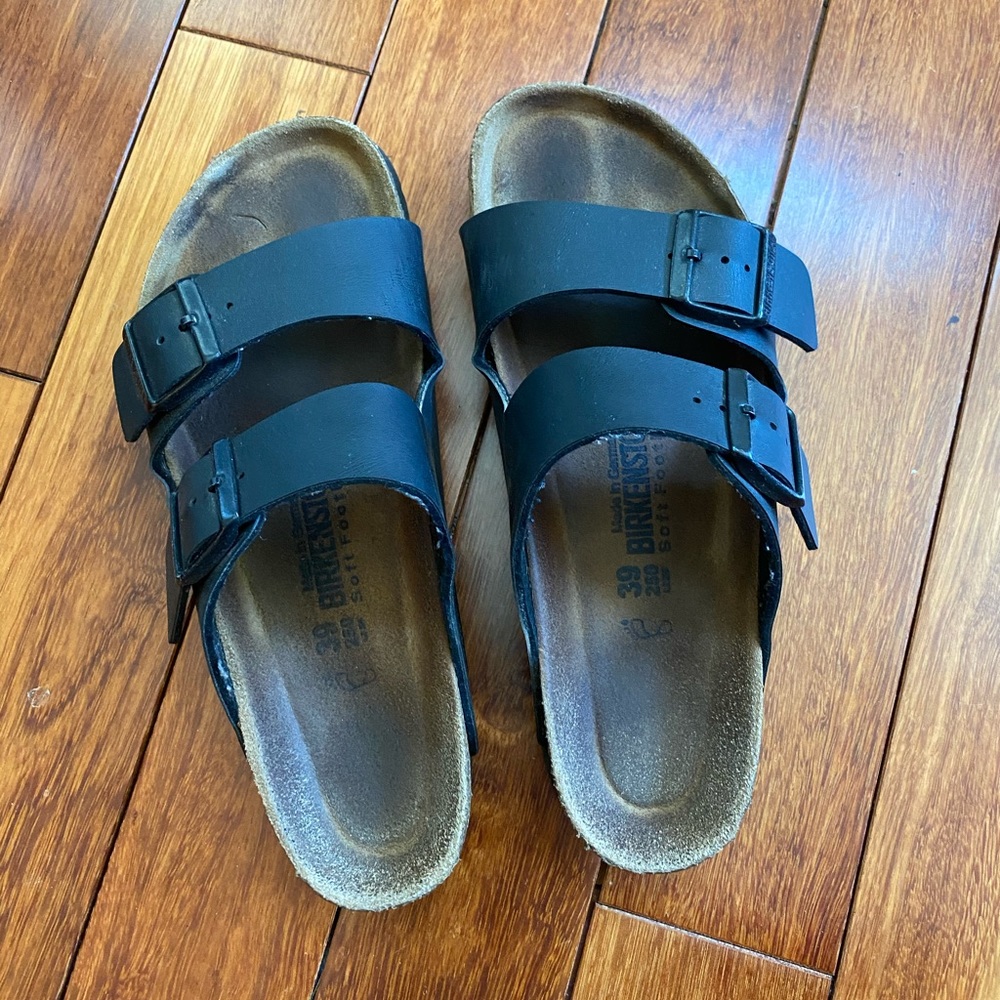 Black Birkenstock’s